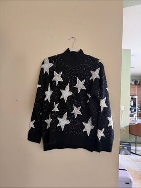 Black Star Print Turtleneck Sweater - Women's